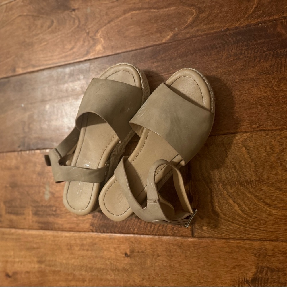 Soda Kids Tan Dress Shoes
